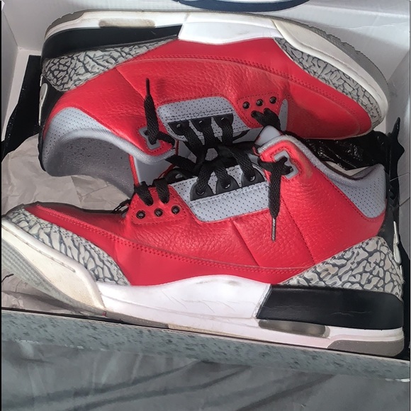 Jordan 3 Retro - Price is negotiable Michigan Dunks price is negotiable no box - Picture 1 of 4